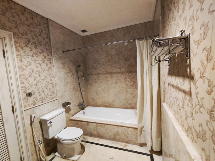 bathroom 4