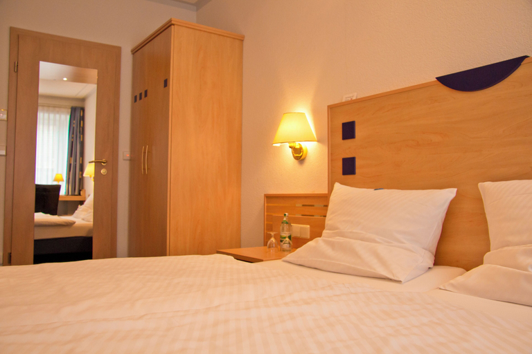 Bedroom 3, Hotel Krone, Freudenstadt