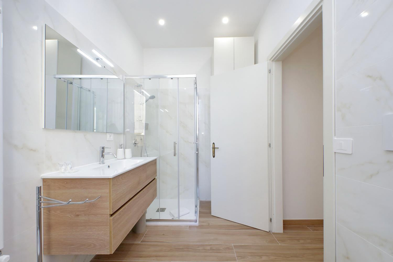 Facilities 2, 4BNB - Stylish Spacious Apartment near Vatican, Roma
