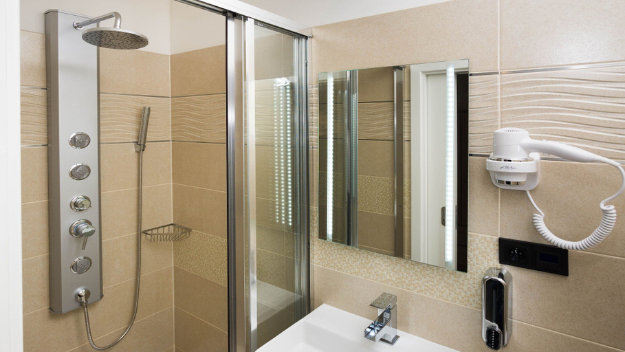 Bathroom, Apartment CONTINENTS by Train & Bus st., Praha 1