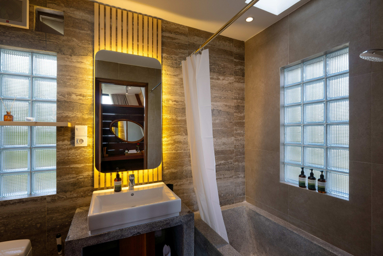 Bathroom 5, Tamblingan Village Luxury Villa in Munduk, Buleleng
