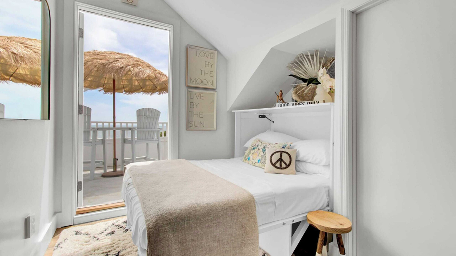 Bedroom 4, 303 D Port O Call by Avantstay Oceanfront Penthouse, Charleston