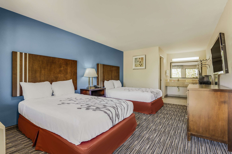 Bedroom 3, Econo Lodge Inn & Suites Enid South, Garfield