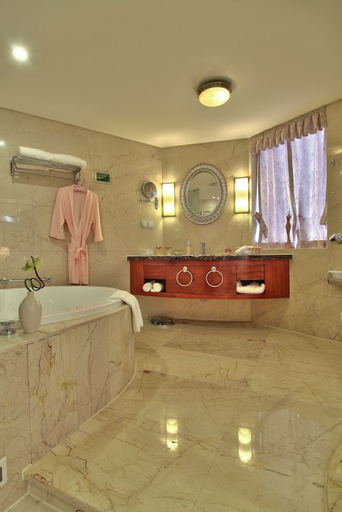 Bathroom, CITIC Ningbo International Hotel, Ningbo