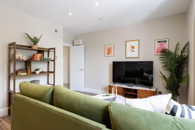 Others 4, Wellington Place I Your Apartment, Bristol