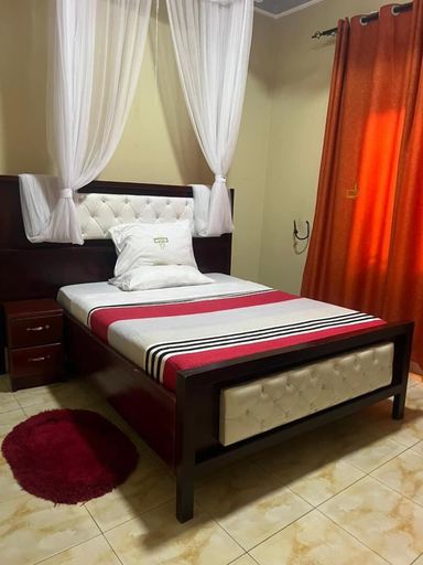 Room 5, Tek Country gardens buwama, Mawokota