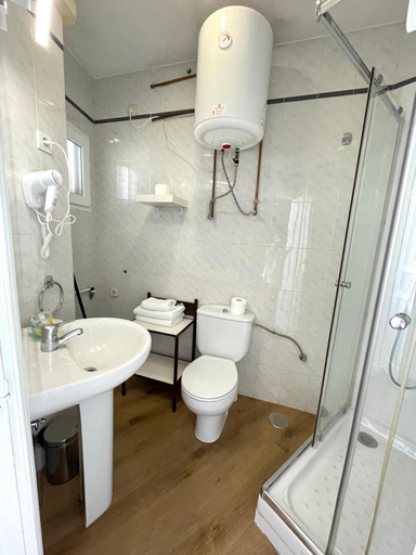 Bathroom 3, Apartamentos Mayor Centro, Madrid