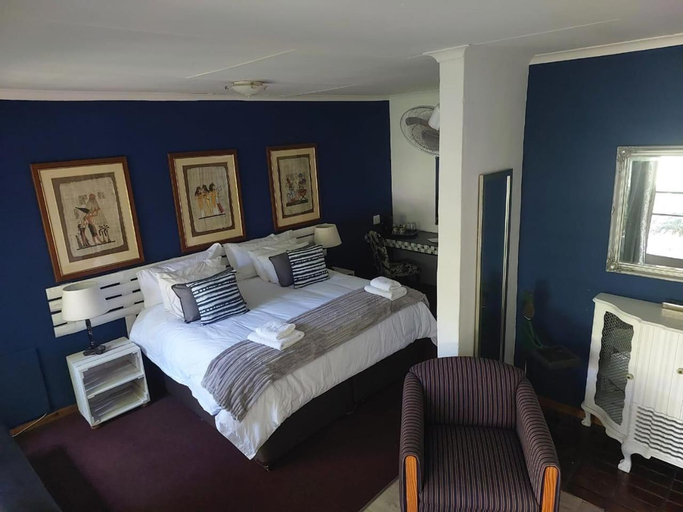Bedroom 3, Wayside Lodge, Nkangala