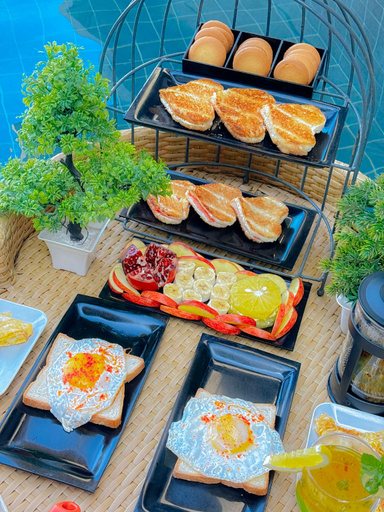 Food & Drinks, Vee Resort -The Suites of Royals, Satara