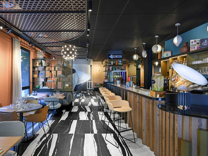 Food & Drinks 3, Tribe Paris La Defense Esplanade, Hauts-de-Seine
