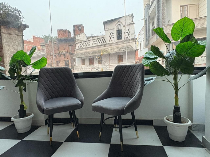 Lobby 2, AKS Grand Hotel in Varanasi, Varanasi