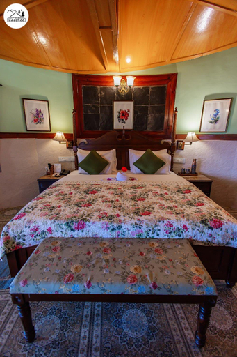 Bedroom 2, Hotel Udechee Huts, Kangra