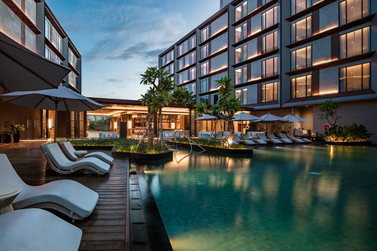 Swimming pool 2, Crowne Plaza LABUAN BAJO by IHG, West Manggarai