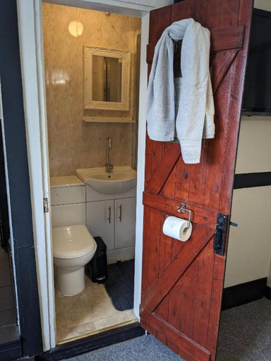 Bathroom 2, Prestleigh inn - great to stay, Somerset