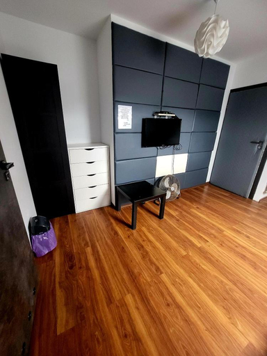 Others 5, M Hostel, Tarnowskie