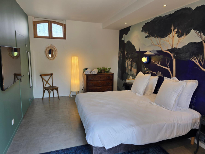 Bedroom 4, Les Chambres d'Hôtes du Château Eclosion, Loire