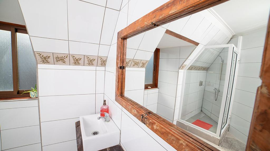 Bathroom 3, Hostal La Cofa, Valparaíso