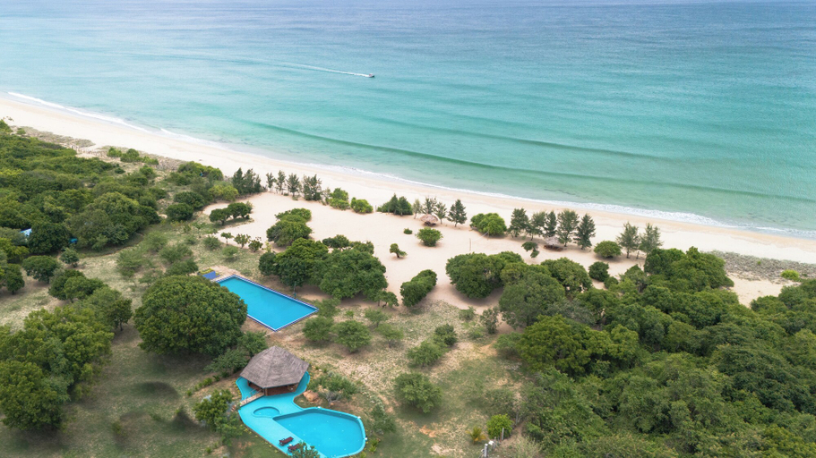Beach/ocean view 3, Bellevue Beach Resort, Kuchchaveli