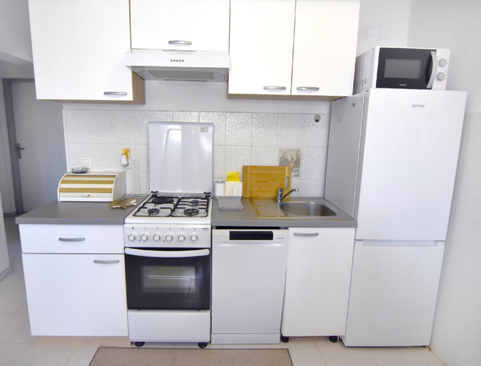Kitchen 3, Quiet Holiday Apartment With Balcony, Umag