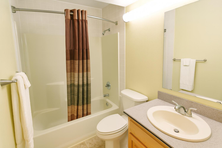 Bathroom 3, Crown Point Resort, Lincoln
