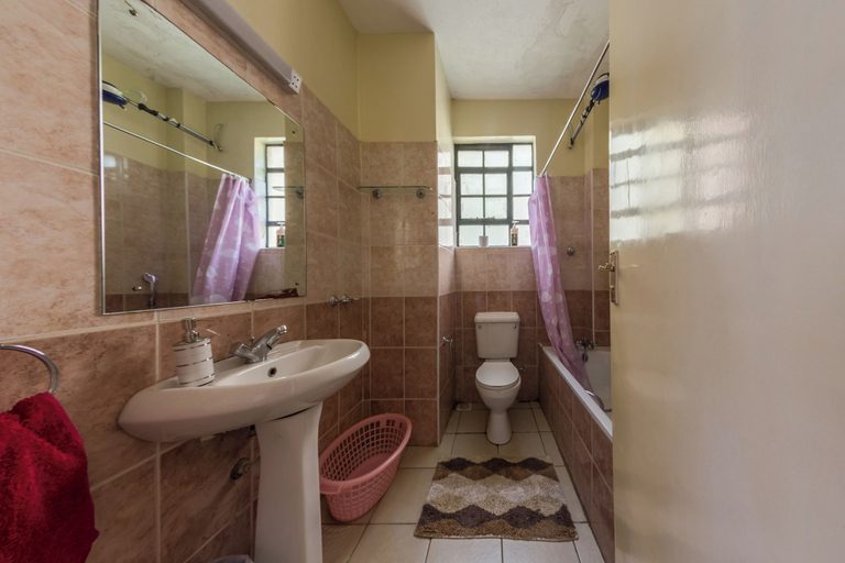 Bathroom 5, Takdiri Home Superior, Dagoretti North