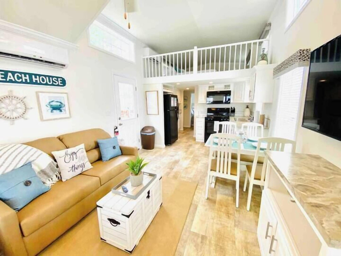 Living area 5, Vacation Cottage North Myrtle Beach, Horry