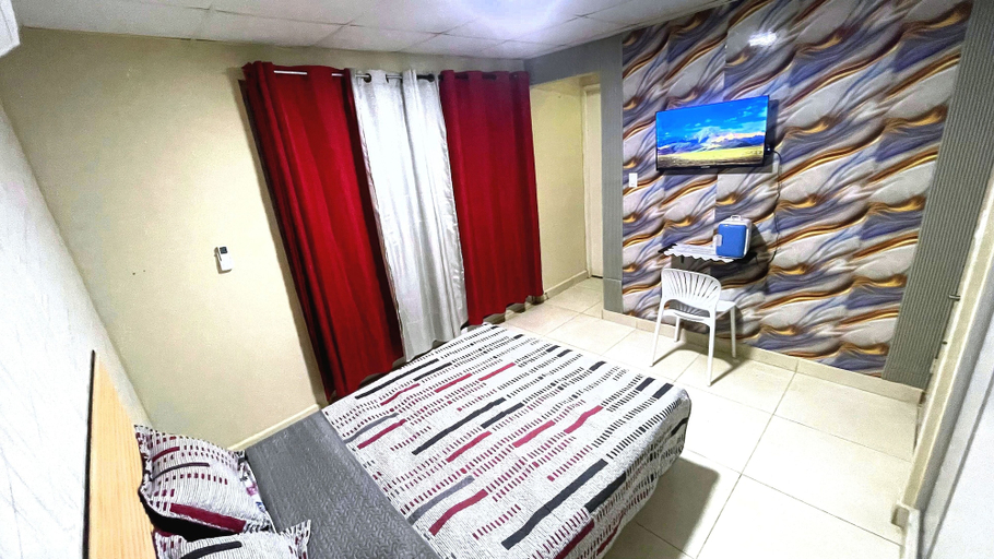Room 5, Habitación con entrada Privada en Playa Dorada + Kitchenette y baño., Arraiján