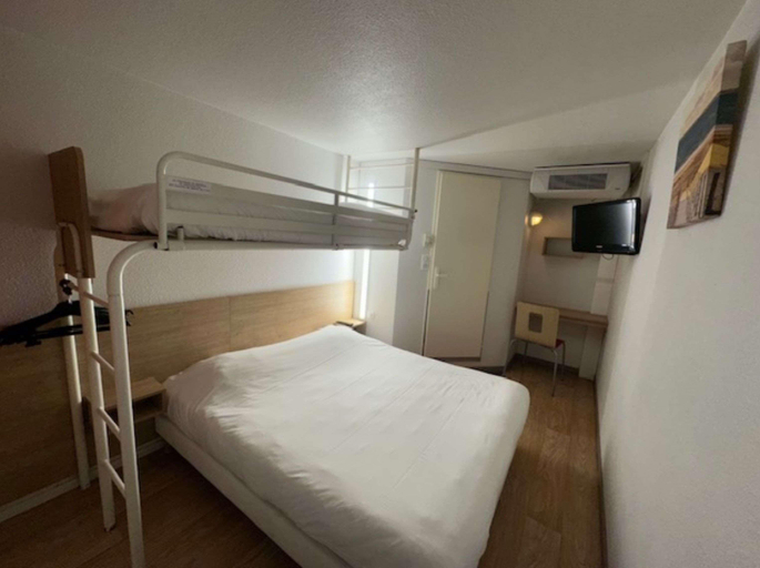 Bedroom 3, Hotel Recouvrance Saintes, Charente-Maritime