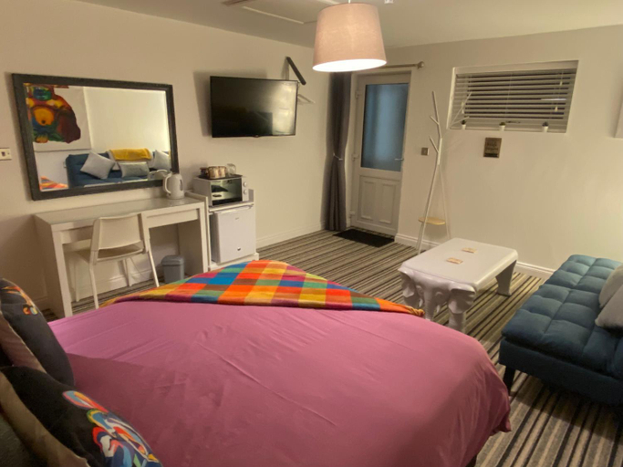 Facilities 2, Sanctuary Rooms, Essex