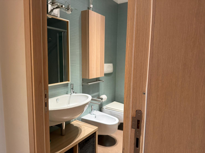 Bathroom 3, EUREKA APArtment, Catania