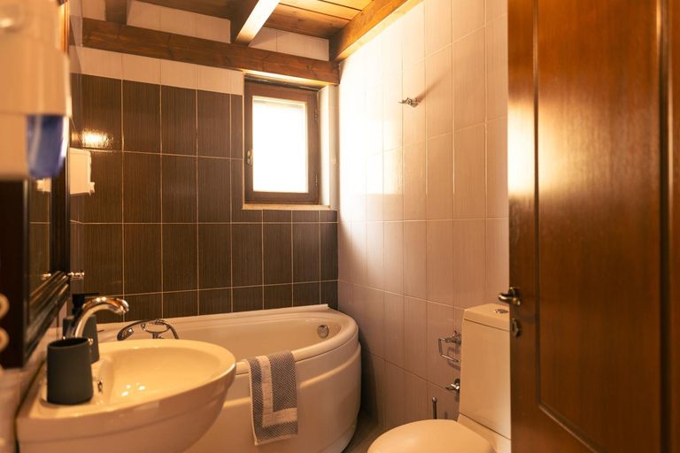 Bathroom 3, Filiantra Suites, Peloponnese