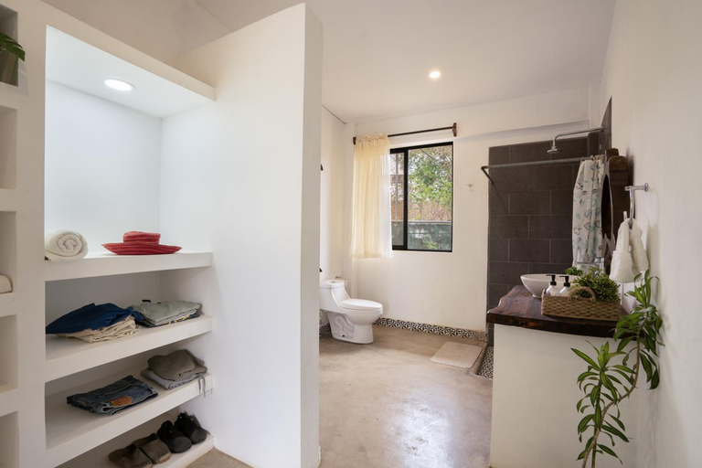 Bathroom, CASA VITINI, Tola