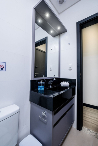 Bathroom 3, Studio c/ piscina no terraço 900m da praia STI102, Florianopolis