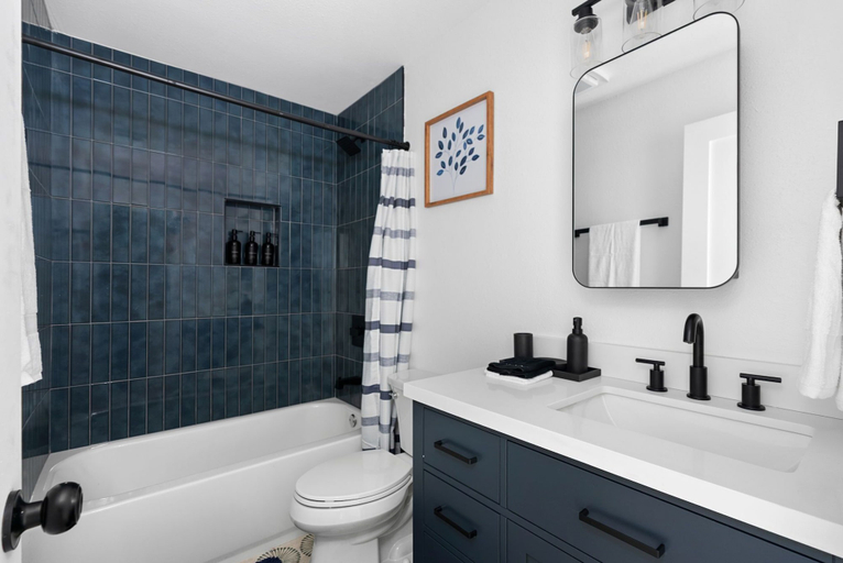 Bathroom 4, Southport Combined, Travis