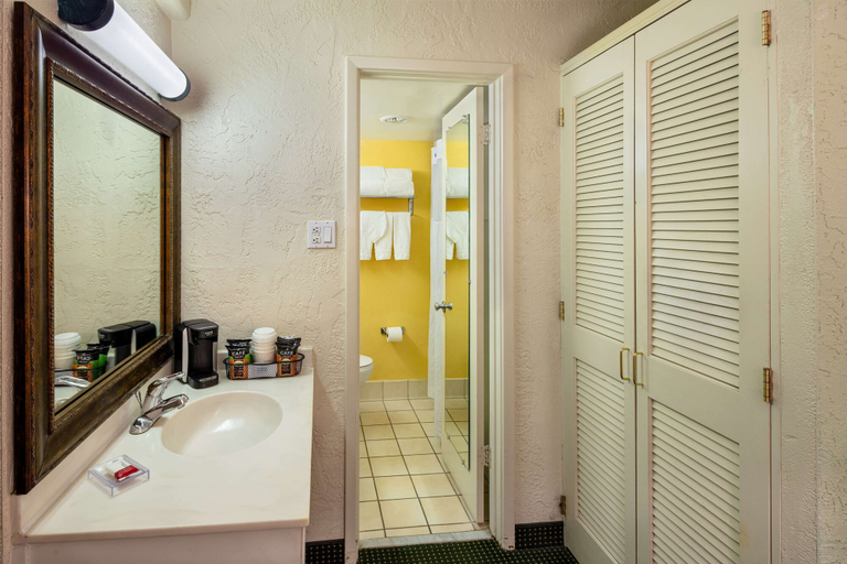 Bathroom 3, Ramada by Wyndham Tucson, Pima