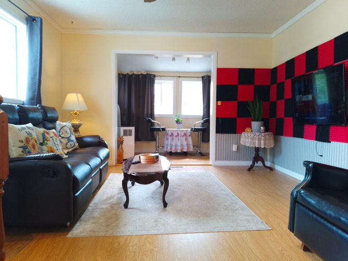 Others 4, Home Away from Home - Guest Suite 1, Division No. 8