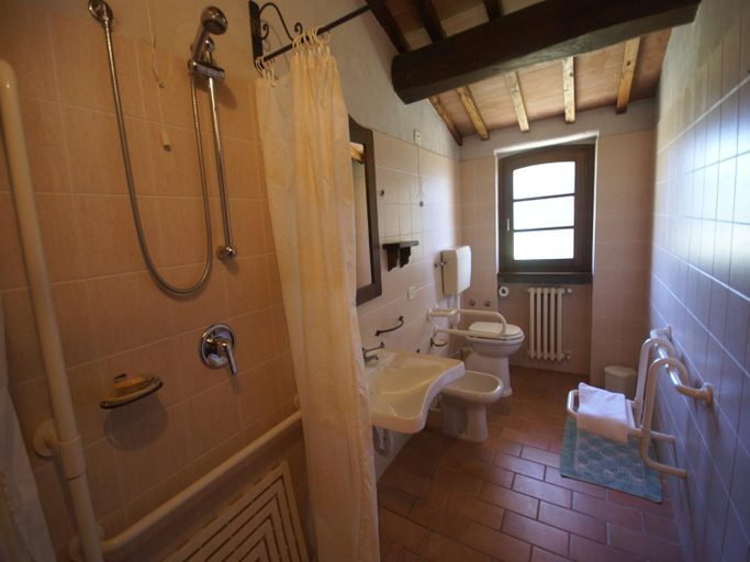 Bathroom 4, Holiday Home in Montone with Pool, Perugia