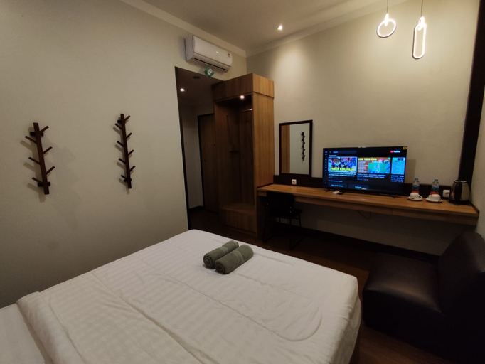 Hotel Satria Cirebon - Tap to explore photos