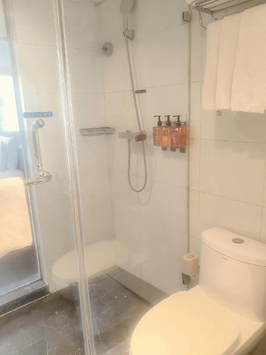 Bathroom 4, Orange Hotel Select Qingdao Wusi Square, Qingdao