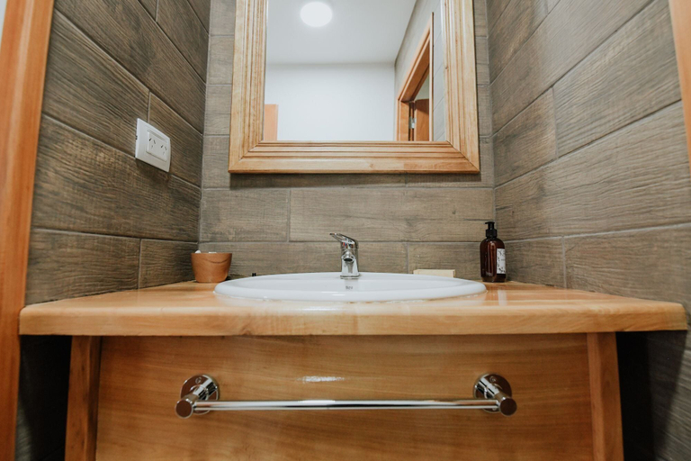 Bathroom 2, Aunaisin - Nona Kate, Ushuaia