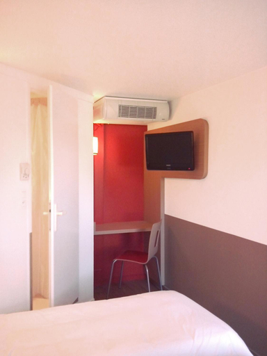 Bedroom 2, Hotel Premiere Classe Montelimar Les Tourrettes, Drôme