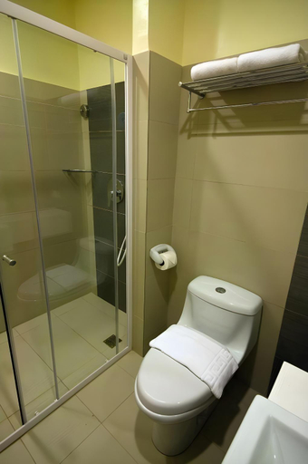Bathroom 5, Go Hotels Plus Bacolod Newly Renovated, Bacolod City