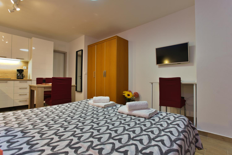Bedroom 2, Apartments Kiwi Rovinj, Rovinj
