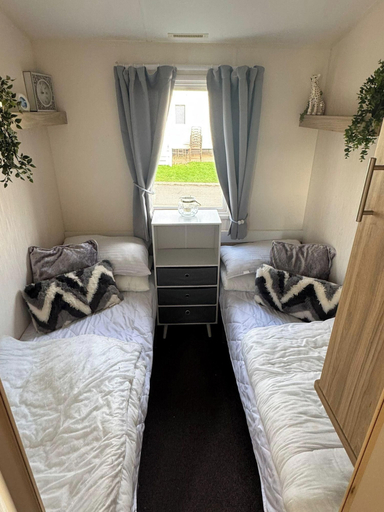 Room 5, Olivia Caravan Sleeps 6 With Wi-fi, Denbighshire
