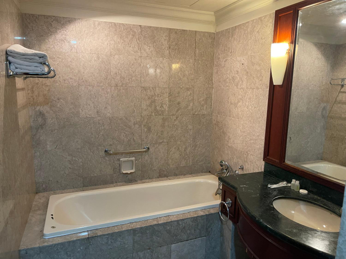 Bathroom 2, Suites@ Berjaya Times Square, Kuala Lumpur