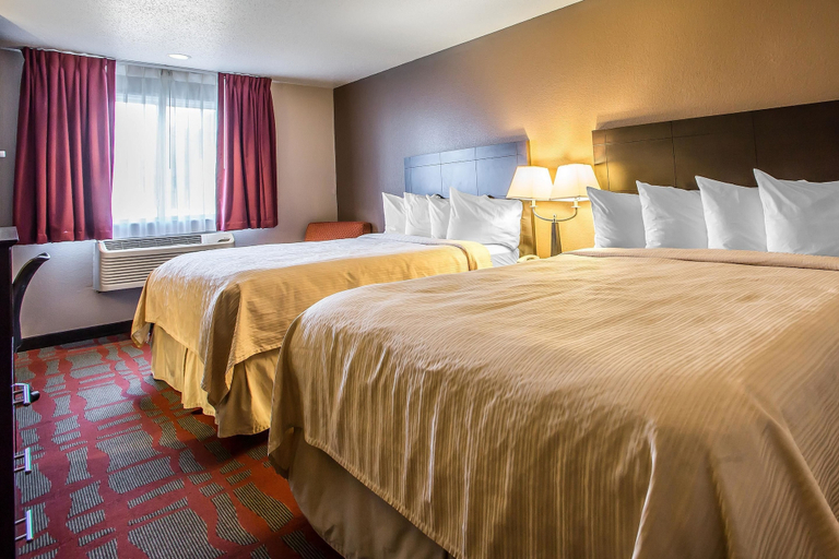 Bedroom 3, Quality Inn & Suites West Bend, Washington
