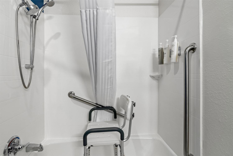 Bathroom 3, Spark by Hilton Merrillville, Lake