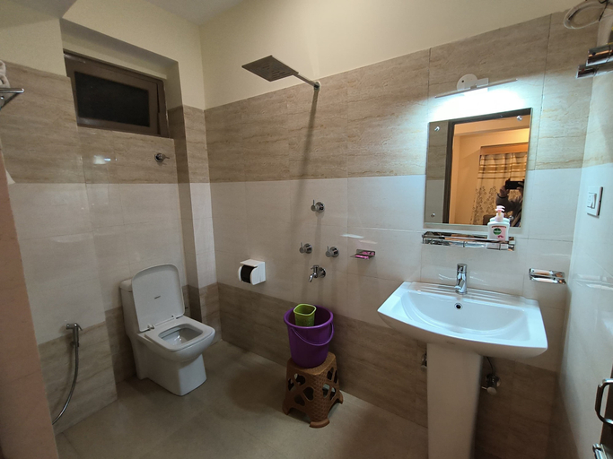 Bathroom 3, Hotel Shanti Palace, East Sikkim