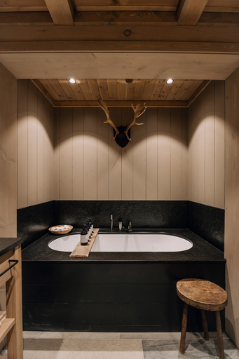 Bathroom 5, Storfjord Hotel, Skodje