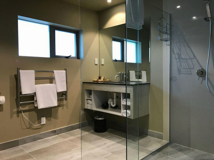 Bathroom 3, Ellerslie Palms, Waitakere